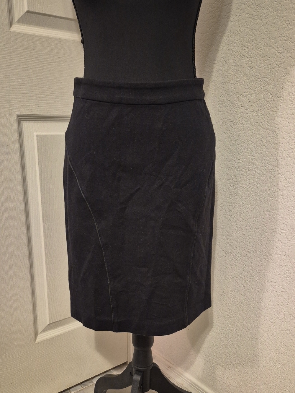 Kensie Black Fitted Pencil Skirt
